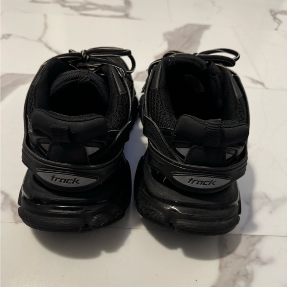 MENS SIZE 10 BALENCIAGA RUNNERS - Picture 3 of 4
